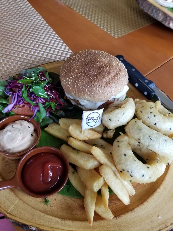photo of May Veggie Home Bbq cheeseburger with fries and onion rings shared by @shmoopsify on  08 Jan 2020 - review