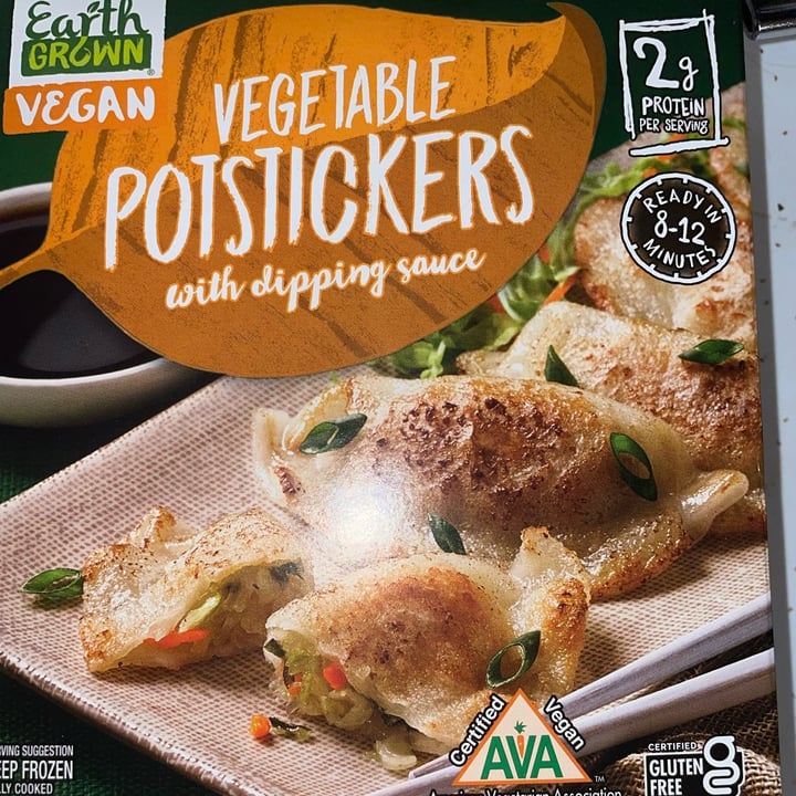 photo of Earth Grown Vegetable potstickers with dipping sauce shared by @vegangracie on  11 Aug 2022 - review