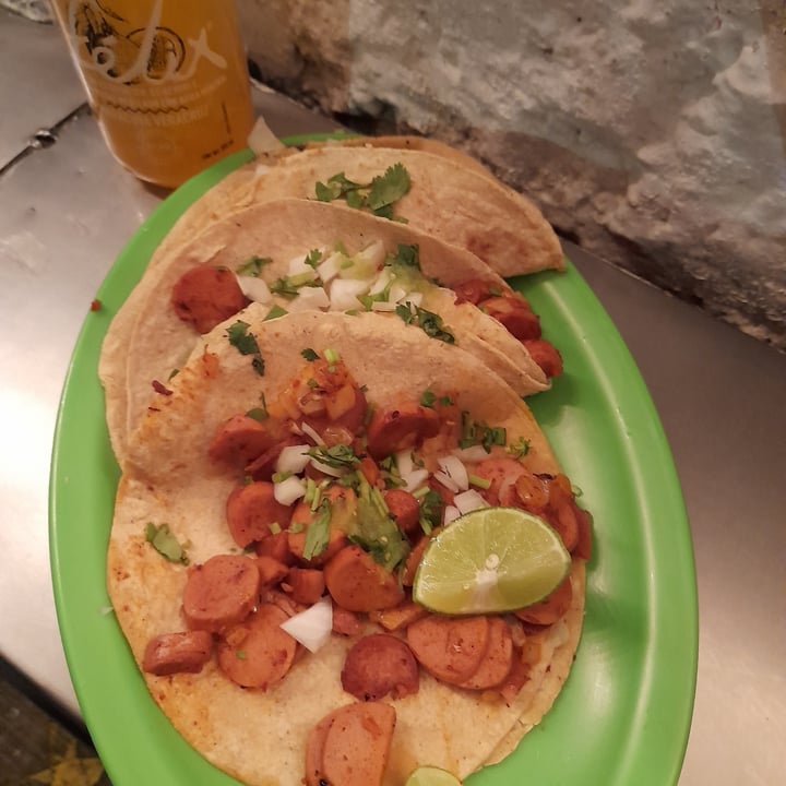 photo of Veganísimo Loncheria Vegana Taco salchicha shared by @omar0505 on  10 Oct 2021 - review