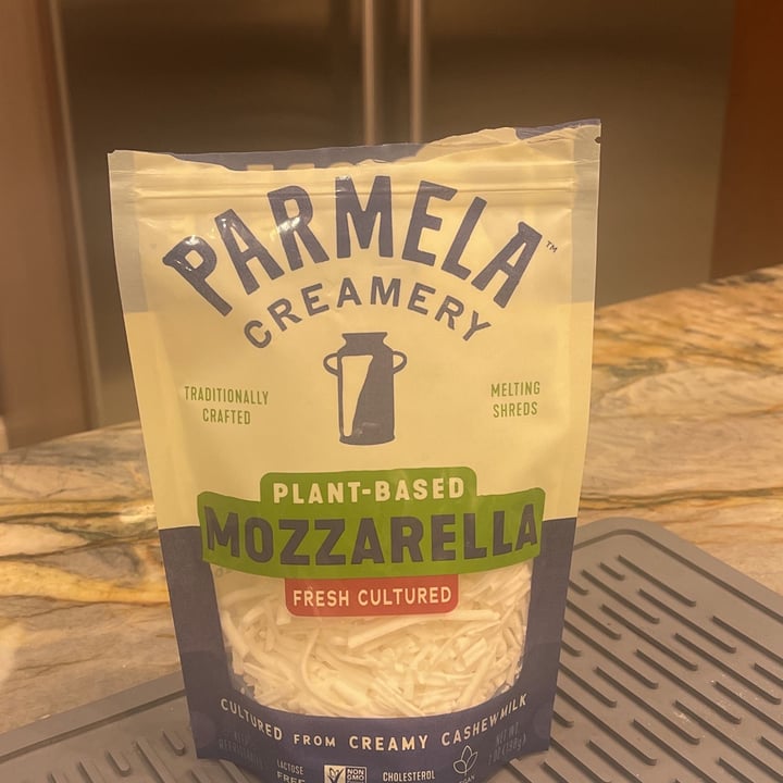 photo of Parmela Creamery Shredded Mozzarella shared by @polliver on  12 Jan 2022 - review