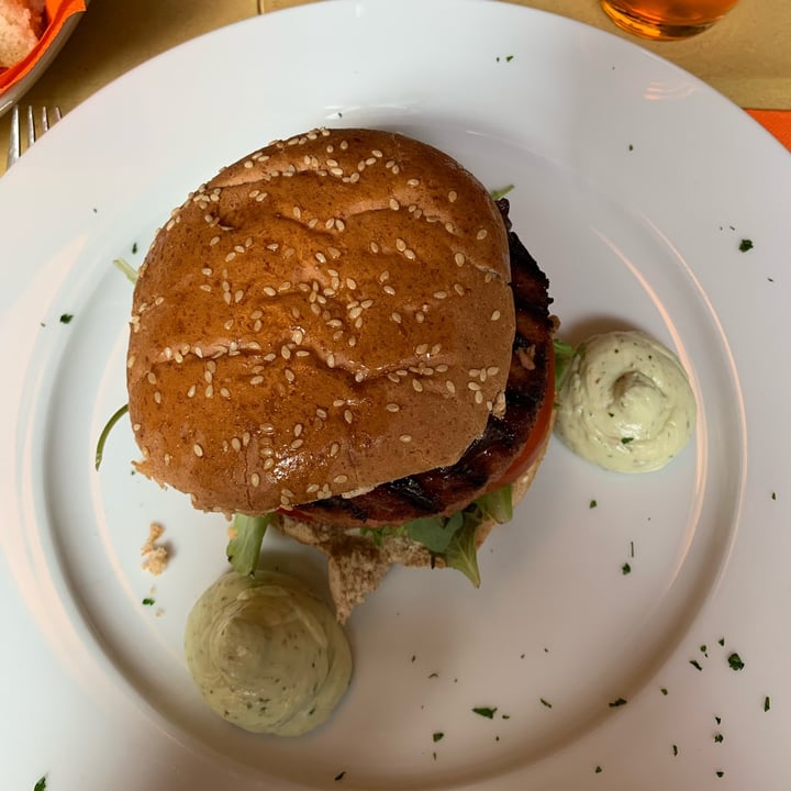 photo of Ristorante Giallozucca Burger Vegano shared by @giulial7 on  06 Oct 2022 - review