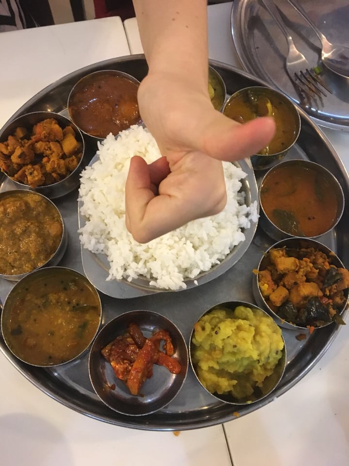 photo of Saravana Bhavan Thali idk which one shared by @bananawhirl on  22 May 2019 - review
