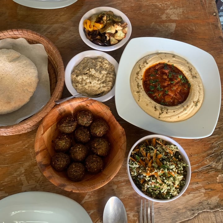 review photo of Falafel Shalom Hummus Con Matbuka shared by @stefantispecista on 30 Sep 2022 - review