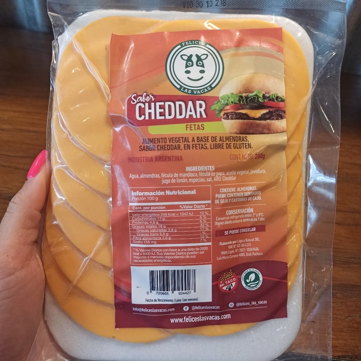photo of Felices Las Vacas Queso Cheddar en Fetas shared by @noenoemi92 on  01 Sep 2021 - review