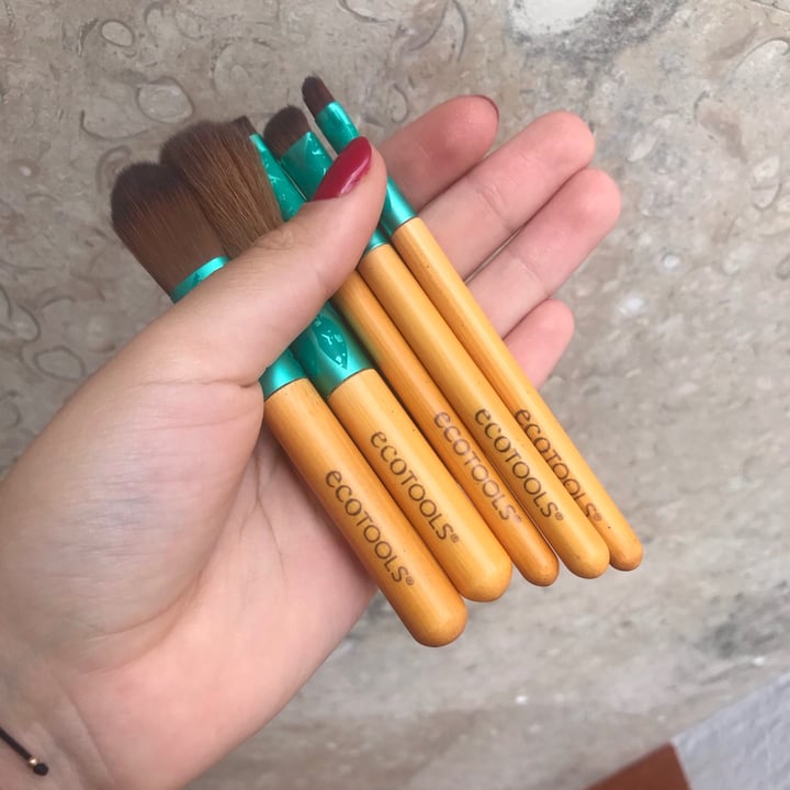 photo of EcoTools Brush set shared by @crostina on  17 Jul 2021 - review