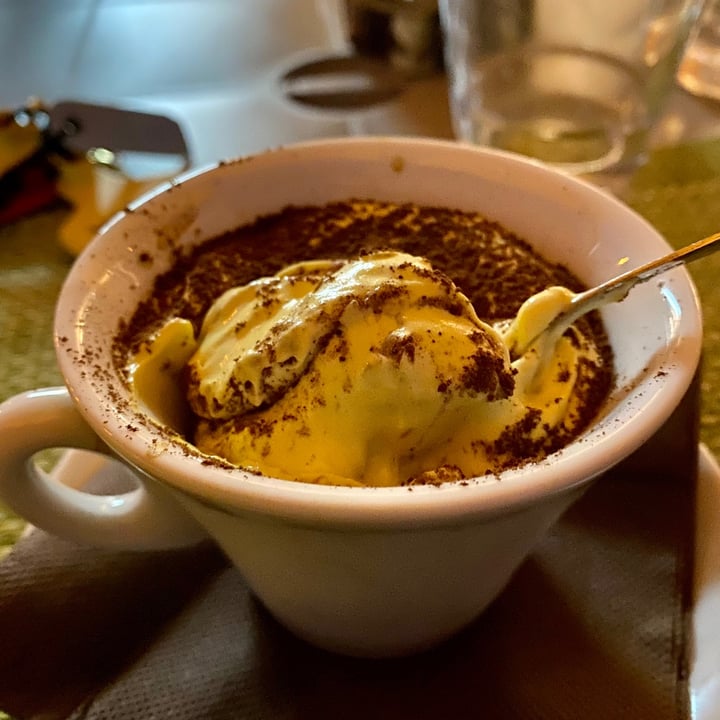 photo of Sopra la panca tiramisù shared by @whatthefuck on  11 Sep 2021 - review