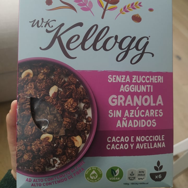 photo of Kellogg Cocoa And Hazelnut Granola shared by @francescaserafino on  13 Apr 2022 - review