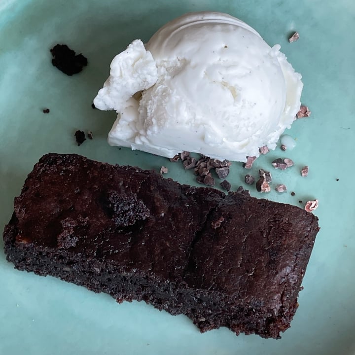 photo of The Green Spot Brownie shared by @ggj on  14 Nov 2021 - review