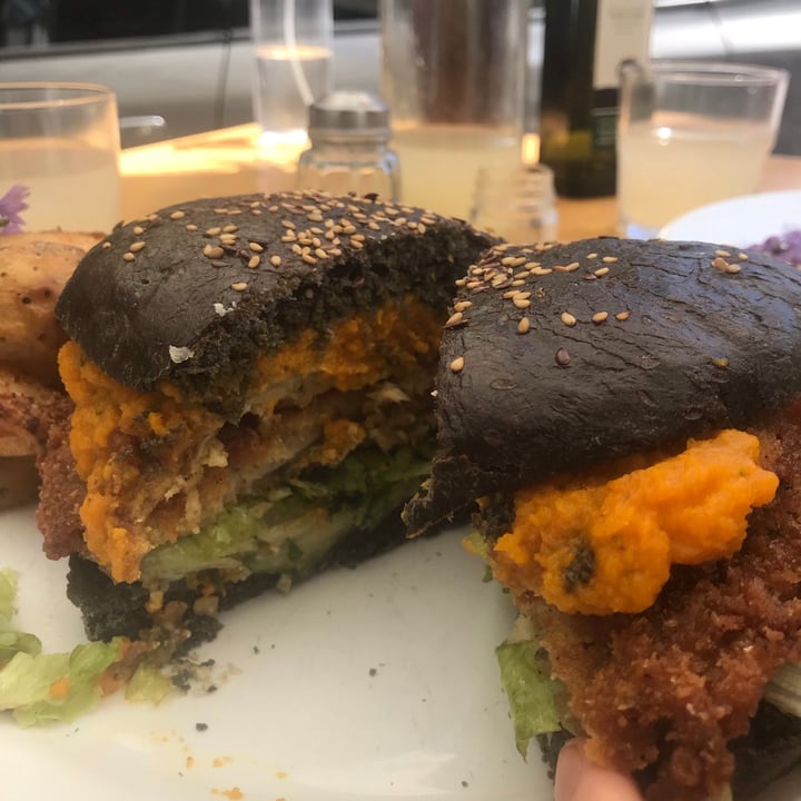 review photo of Artemisia Sandwich de milanesas de gírgolas shared by @seis on 16 Dec 2020 - review