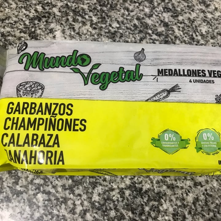 photo of Mundo Vegetal Medallones de Garbanzos Champiñones Calabaza y Zanahoria shared by @visheva on  17 Apr 2022 - review