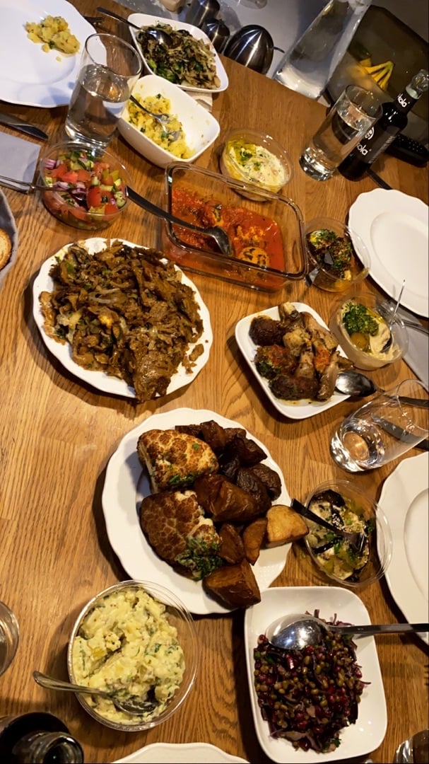 photo of Kuli Alma - Mediterranean Kitchen Haupt- & Vorspeiseplatte shared by @wolfy on  31 Mar 2020 - review