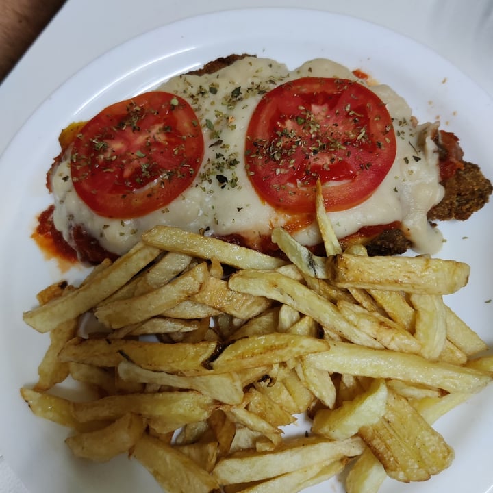 photo of Loving Hut Microcentro Milanesa De Seitan napolitana shared by @mechi88 on  03 Oct 2022 - review