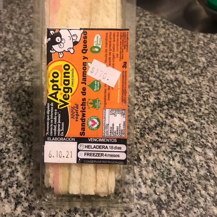 review photo of Apto Vegano Consciente empanadas de verdura shared by @comidanosangre on 08 Oct 2021 - review