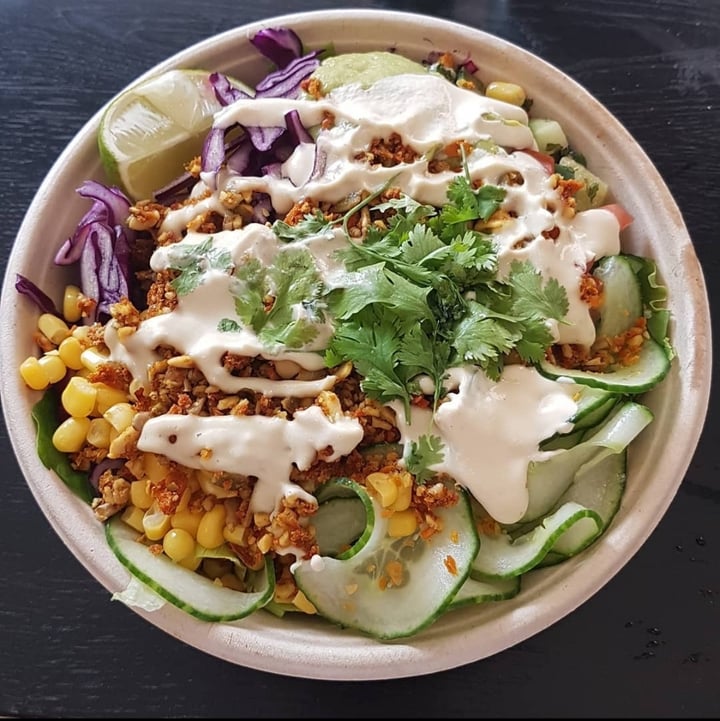 photo of Fern & Fika Raw taco salad bowl shared by @enkelvegan on  05 Feb 2021 - review