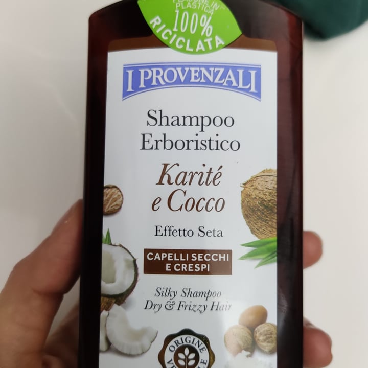 photo of I Provenzali Shampoo Erboristico Karité e Cocco shared by @gegi3cat on  03 Dec 2022 - review