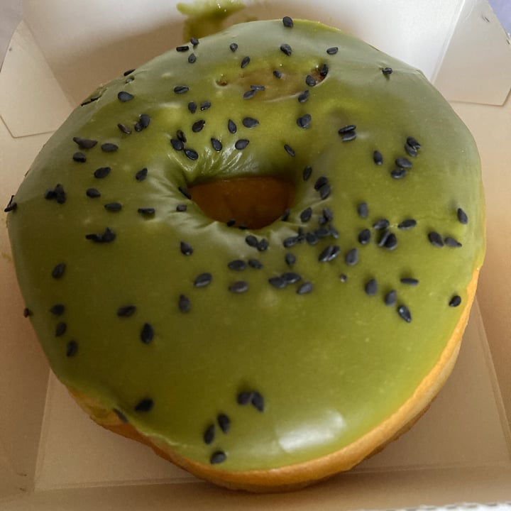 photo of Donut Friend Green Teagan and Sara Donut shared by @compassionatekisses on  29 May 2022 - review