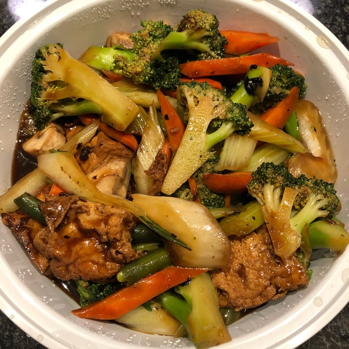 photo of Lotus Pond Vegetarian Restaurant Pan Fried Mixed Vegetables & Tofu in Black Bean Sauce shared by @jainnaba on  31 Jan 2022 - review