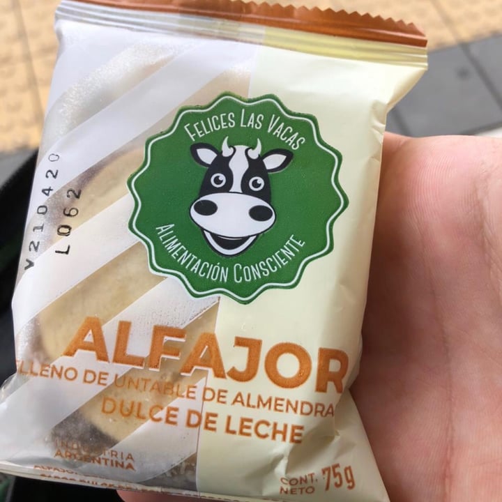 photo of Felices Las Vacas Alfajor Maicena shared by @irinaesposito on  04 May 2020 - review