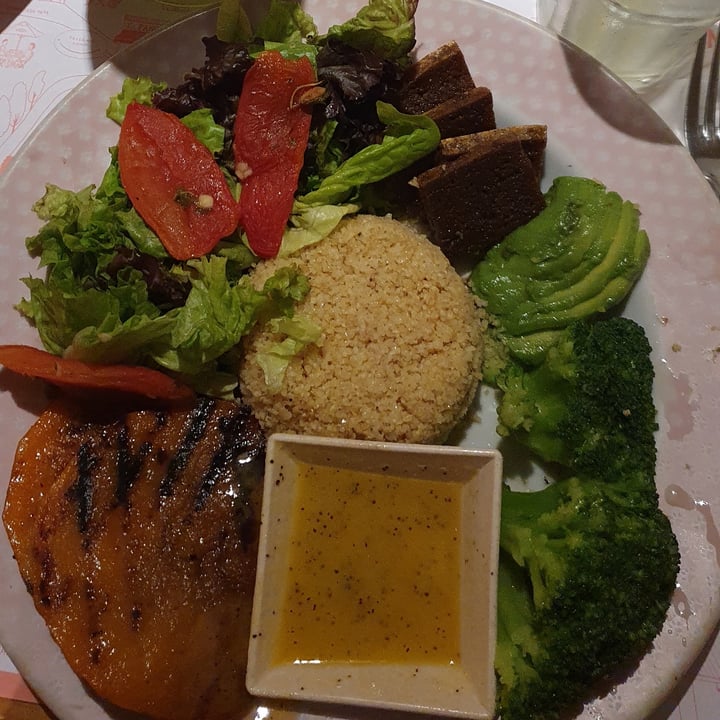 photo of La Panera Rosa Ensalada vegetariana shared by @veroflagitonte on  17 Dec 2021 - review