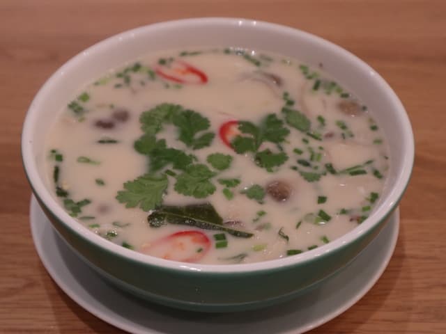 Foto do prato “Organic Tom Kha Hed”