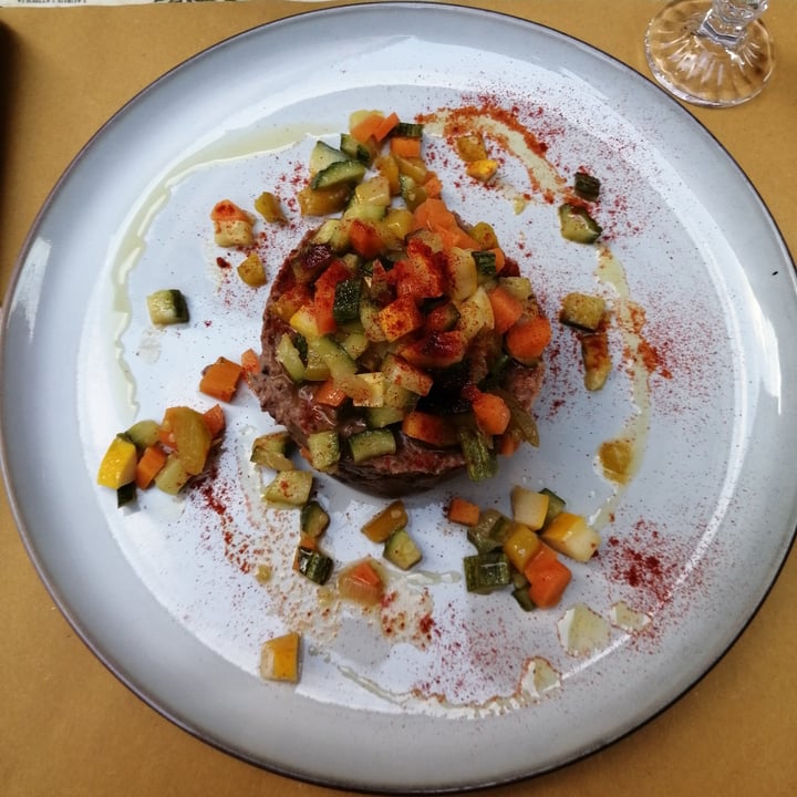 photo of Il Moderno - Ristorante Perugia centro - Slow Hummus di roveja e verdure piccanti shared by @letonza on  25 Jun 2021 - review