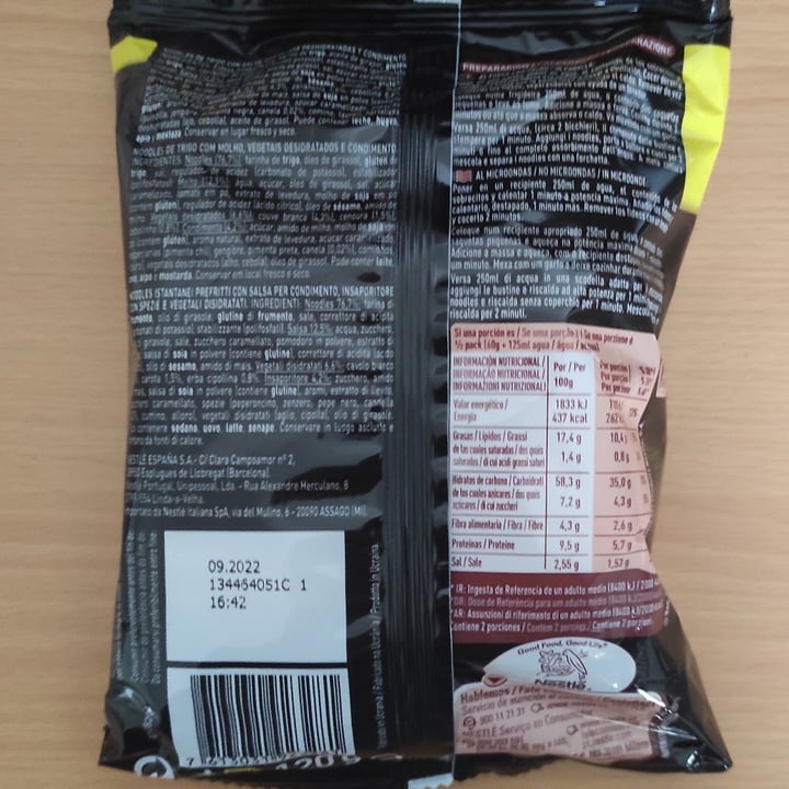 photo of Maggi Fusian Yakisoba chilli Noodles shared by @lunapiena on  08 Apr 2022 - review
