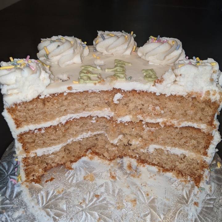 photo of Tori's Bakeshop Vanilla Cake shared by @dusk on  10 Nov 2020 - review