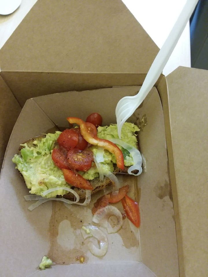 photo of Evan's Organic Eatery Avocado Toast shared by @annesemenak on  30 Oct 2018 - review