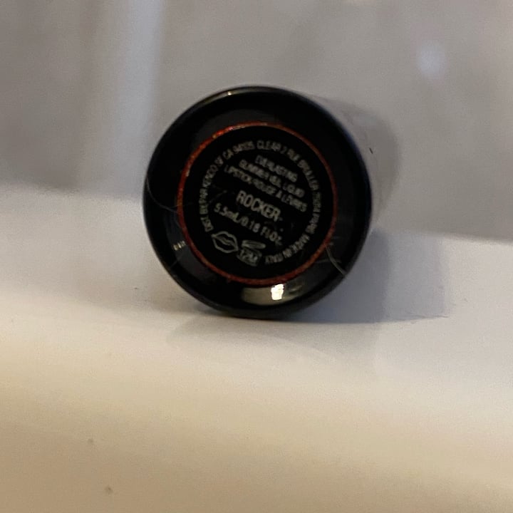 photo of KVD Beauty Everlasting Glimmer Veil - Rocker shared by @debeb on  19 Jun 2022 - review