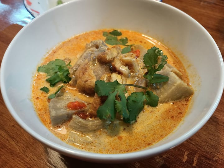 photo of ASIAN ARMY Jackfruit & Tempeh Curry shared by @hannahveganamadrid on  06 Mar 2020 - review