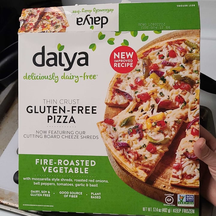 photo of Daiya Pizza Gluten Free fire roasted Vegetable shared by @greentini4 on  19 Oct 2021 - review