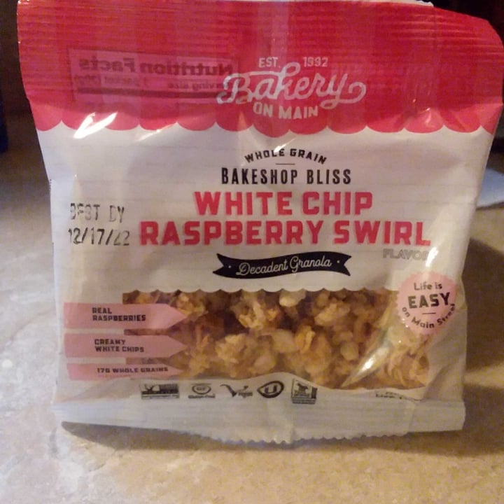 photo of Bakery On Main Bakeshop Bliss White Chip Raspberry Swirl shared by @pattymvegan on  28 Feb 2022 - review