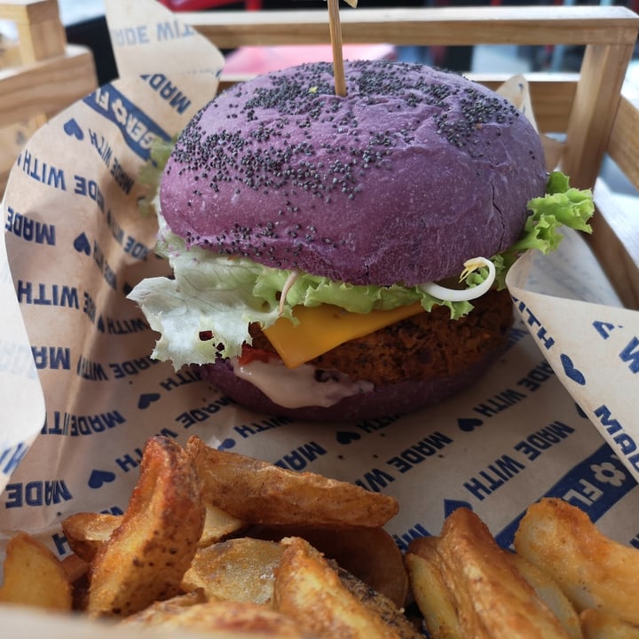 photo of Flower Burger Cherry Burger shared by @rachele82 on  01 Oct 2020 - review