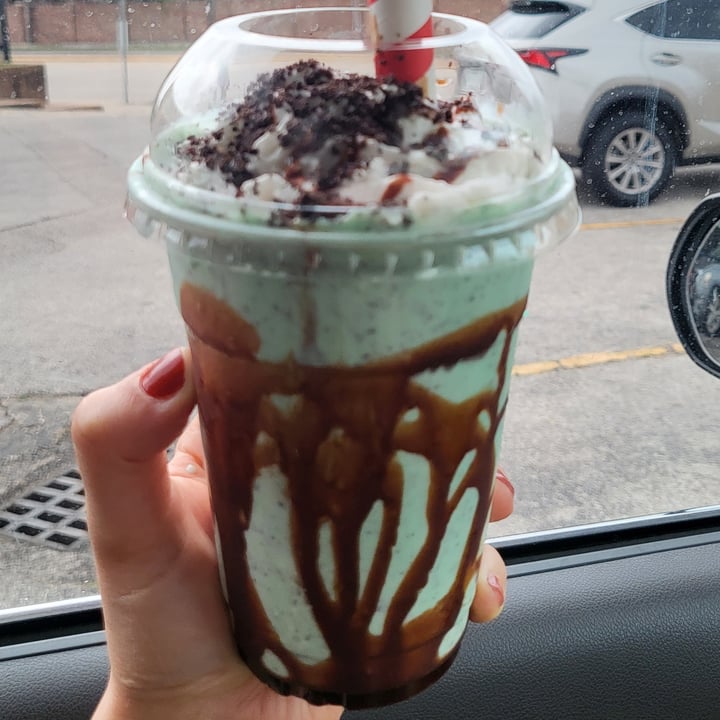 review photo of Project Pollo Mint Oreo shake shared by @fatimahqa on 23 Mar 2022 - review