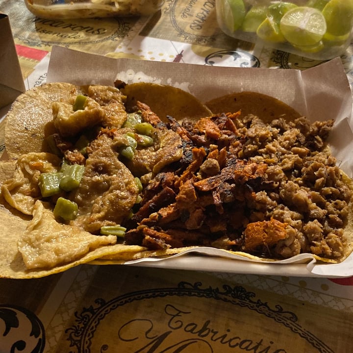 photo of Mercado Del Chorro Tacos De Trompo- El Trompo Vegano shared by @txknx on  29 Aug 2021 - review