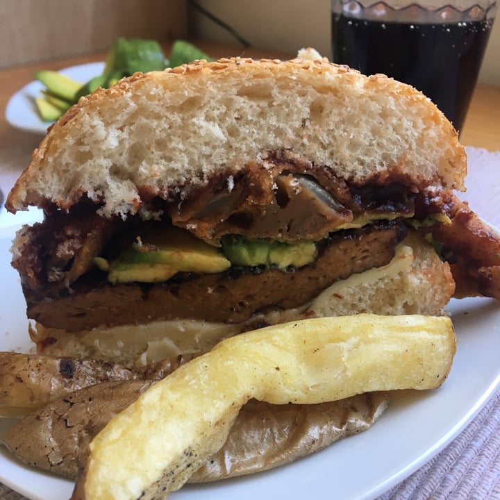 photo of Vg Burger La Satánica shared by @pawbraw on  13 Mar 2020 - review