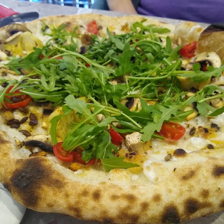 photo of Square Bistro-Pizzeria-Cafe Vegan Pizza shared by @dashinda on  07 Dec 2020 - review