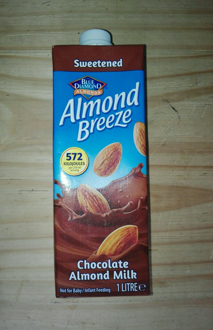 photo of Blue Diamond Chocolate Almond Milk shared by @josiearmadillo on  04 Jul 2019 - review
