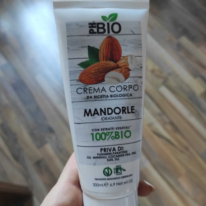 photo of Phbio Crema Corpo shared by @boopie on  05 Dec 2021 - review