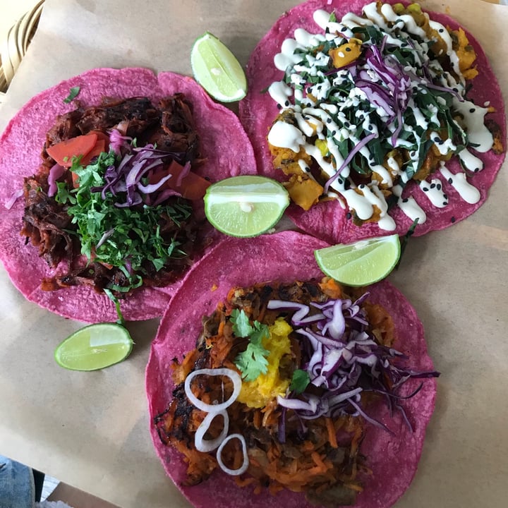 photo of La Pitahaya Vegana Tacos variados shared by @sofiaposadar on  21 Jul 2020 - review