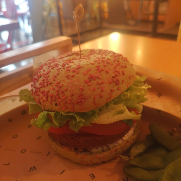 photo of Flower Burger Elf burger shared by @ale88 on  18 Jan 2022 - review