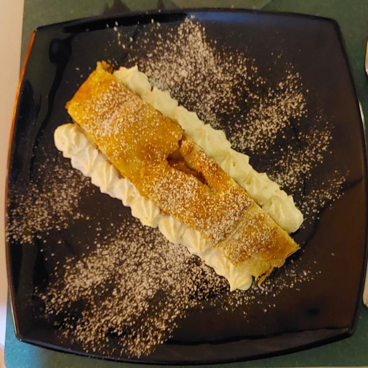 photo of Cibo Ristorante Vegano Strudel vegano shared by @lezdom on  16 Dec 2022 - review