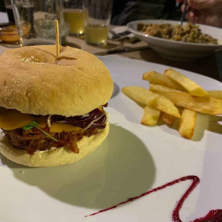 photo of TxuKruT Vegan Bar Hamburguesa shared by @helenpfuertes on  16 Jan 2022 - review