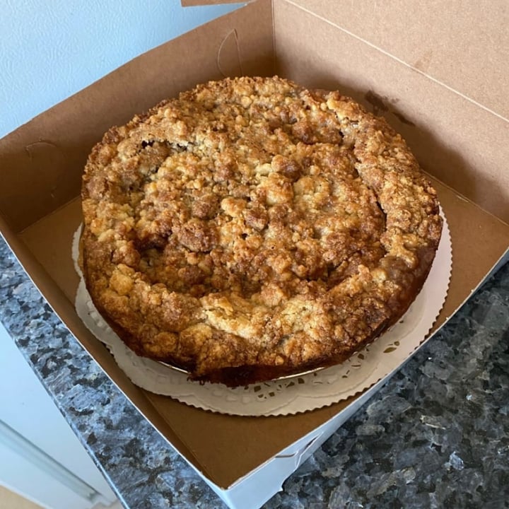 photo of Hazel & Jade Bakery Apple pie shared by @parasocialvegan on  06 Jan 2022 - review