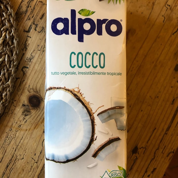 photo of Alpro Bevanda Al Cocco Senza Zuccheri shared by @elenaerossini on  08 May 2022 - review