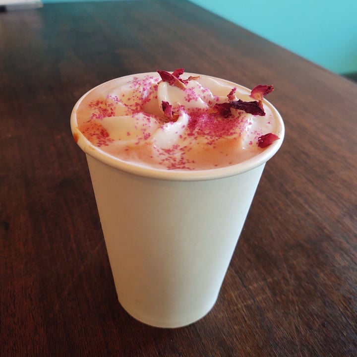 photo of Lagusta's Luscious Commissary! Rose Latte shared by @anitaveggie on  20 Feb 2022 - review