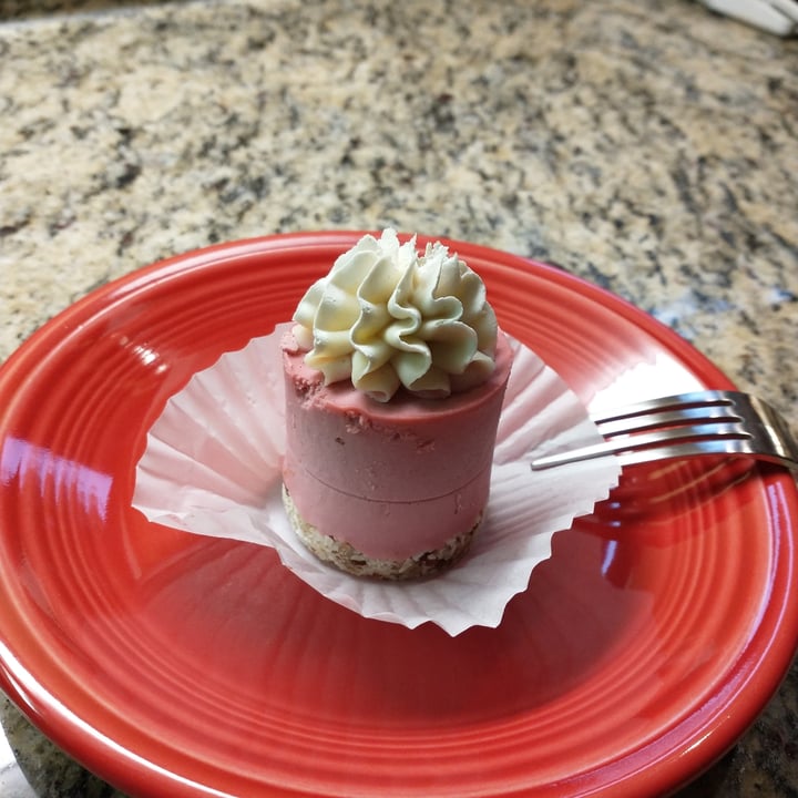 photo of Rawdacious Desserts Mini Cheesecake shared by @rescuedogmom on  23 May 2022 - review