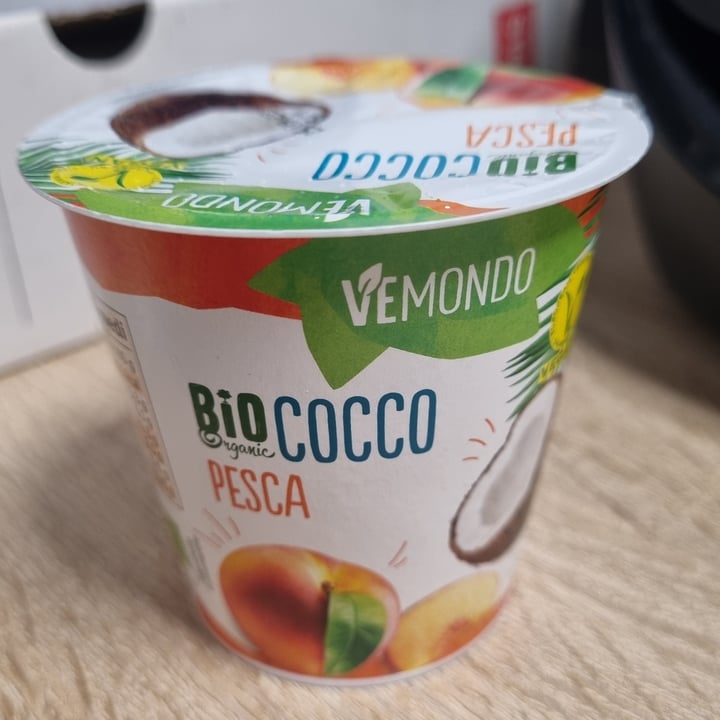 photo of Vemondo  yogurt al cocco e pesca shared by @francy82 on  30 Sep 2022 - review