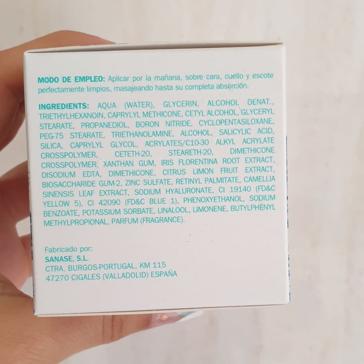 photo of Cien Crema facial shared by @lulivegan on  18 Jul 2021 - review