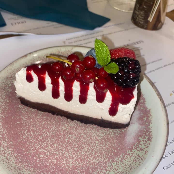 photo of Romeow Cat Bistrot White Cake shared by @devon0 on  06 Oct 2022 - review